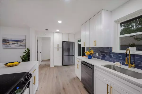 Plano, TX 75075,2613 Pin Oak Lane