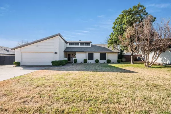 117 Haywood Drive, Benbrook, TX 76126