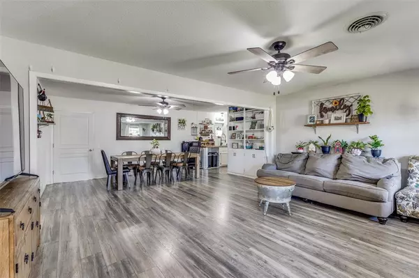 Decatur, TX 76234,1304 S Hatcher Street