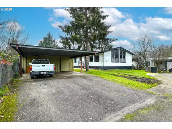 Roseburg, OR 97470,102 MOLALLA CT