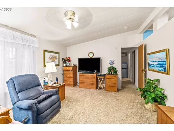 Springfield, OR 97477,364 SCOTTS GLEN DR