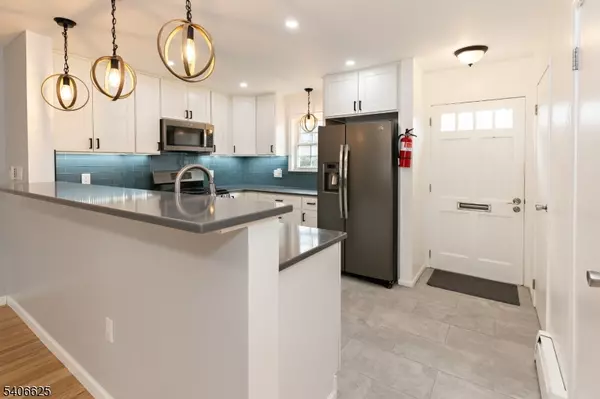 Morristown Town, NJ 07960,320 South #F