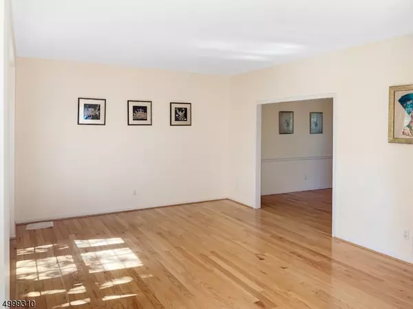 Montgomery Twp., NJ 08558,9 Colonial Ct