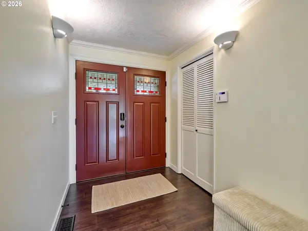 28502 S HIGHWAY 213, Molalla, OR 97038