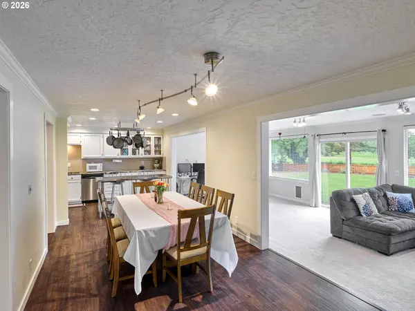 28502 S HIGHWAY 213, Molalla, OR 97038