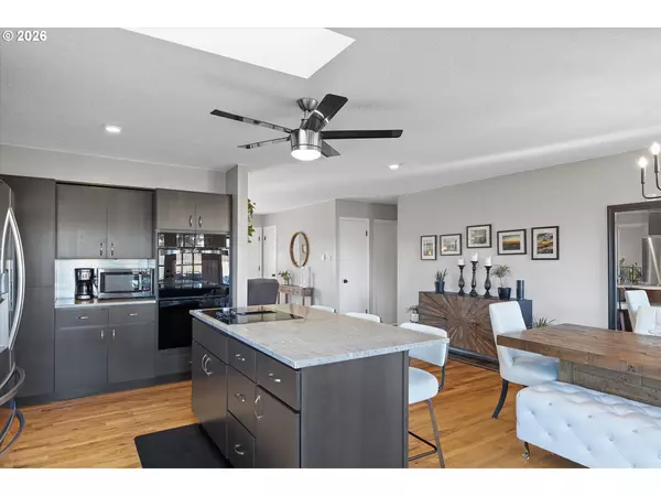 Portland, OR 97220,11821 NE SISKIYOU ST