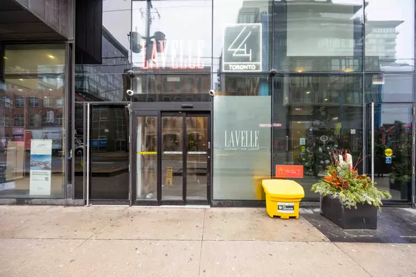 Toronto C01, ON M5V 0G9,629 King ST W #1128