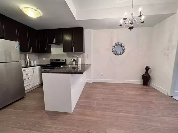 Toronto C07, ON M2R 0A5,25 Coneflower CRES #12