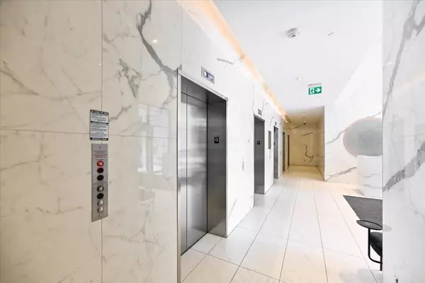 Toronto C08, ON M5B 0C3,251 Jarvis ST #821