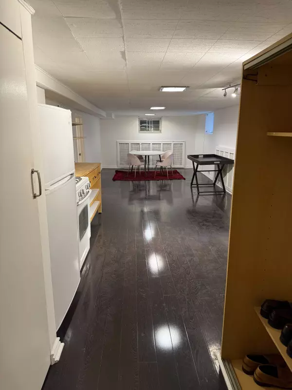 Toronto C03, ON M5P 2L1,17 Braemar AVE #Lower