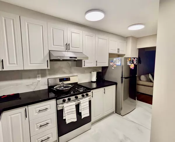 Toronto E11, ON M1B 2B2,42 Murison BLVD