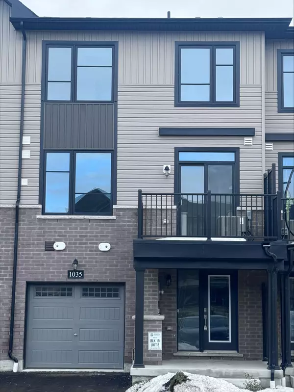 1035 Honeycomb PATH, Oshawa, ON L1L 0X1