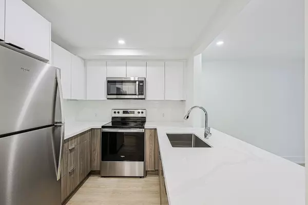 Clarington, ON L1C 2M1,100 Liberty ST N #17A