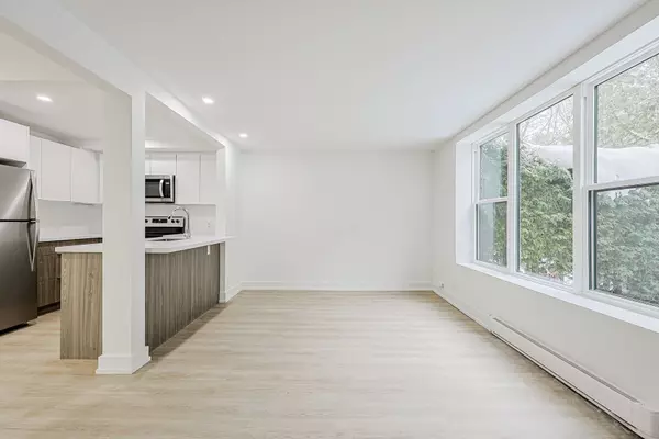 Clarington, ON L1C 2M1,100 Liberty ST N #17A