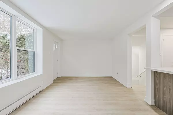 Clarington, ON L1C 2M1,100 Liberty ST N #17A