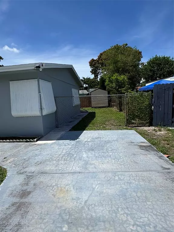 Pompano Beach, FL 33064,1611 NE 32 Street