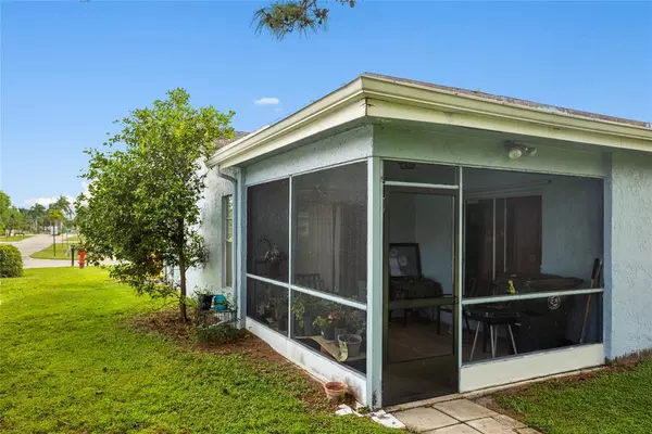 Greenacres, FL 33463,6301 Silver Moon Ln