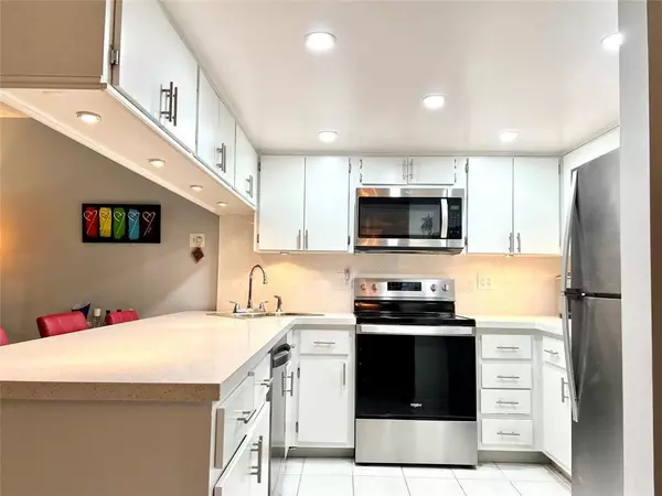 Wilton Manors, FL 33334,3002 NE 5th Ter #209-B