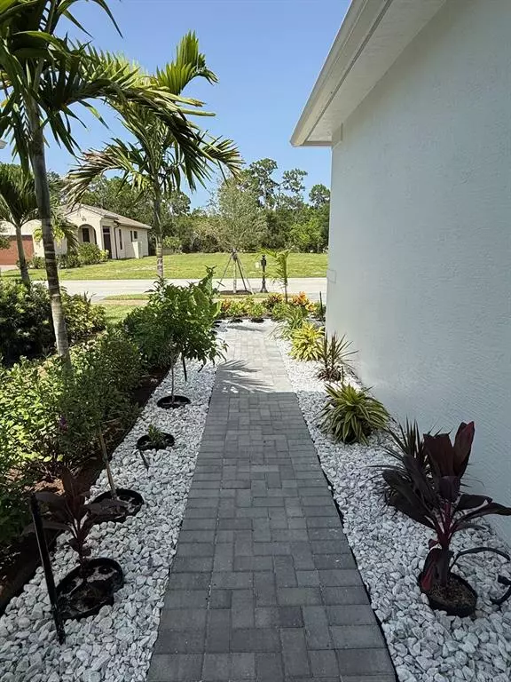Port St Lucie, FL 34952,187 SE Via Sangro