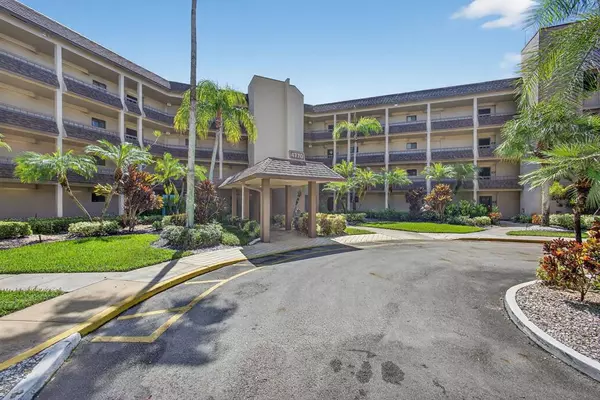 Lake Worth, FL 33467,4770 Fountains Dr #104