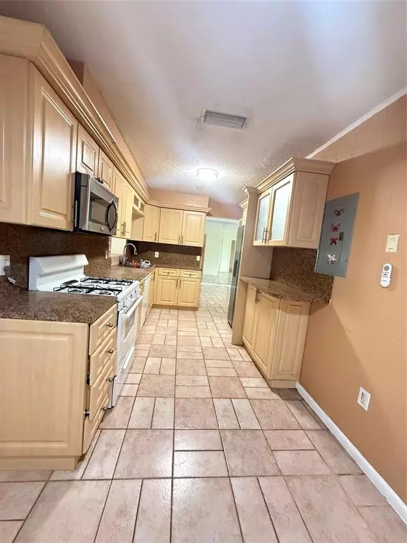 Sunrise, FL 33323,11520 NW 29 Place