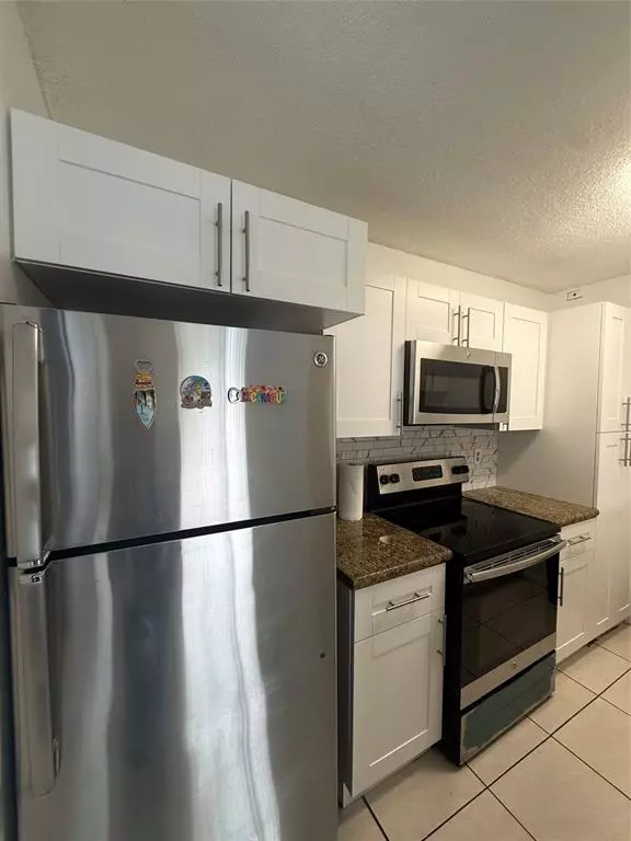 Coral Springs, FL 33065,2730 Forest Hills Blvd #204