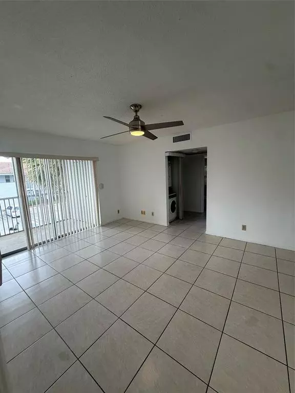 Coral Springs, FL 33065,2730 Forest Hills Blvd #204