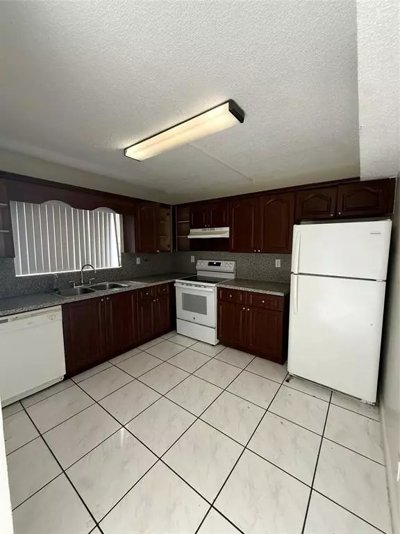 Coral Springs, FL 33065,10201 NW 35th St