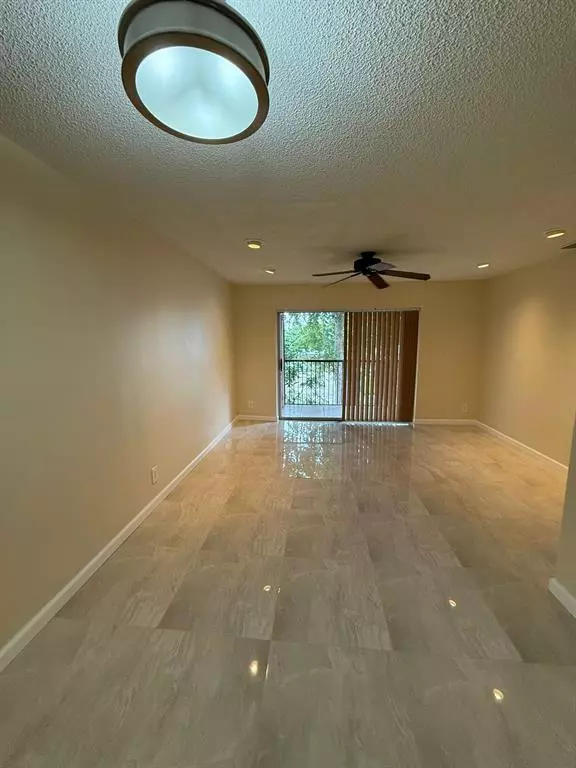 Coral Springs, FL 33065,9190 NW 40th St #9190