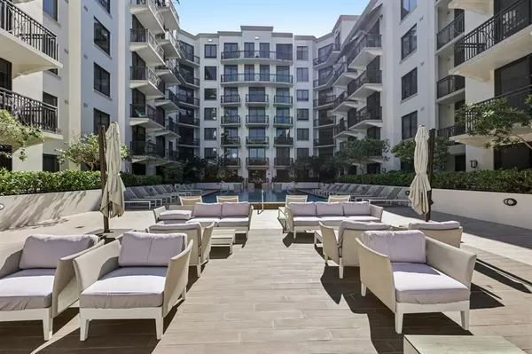 Coral Gables, FL 33146,301 Altara Ave #620