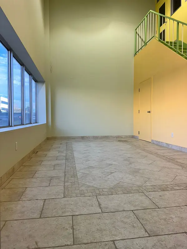 Newmarket, ON L3Y 8L3,1150 Kerrisdale BLVD #3