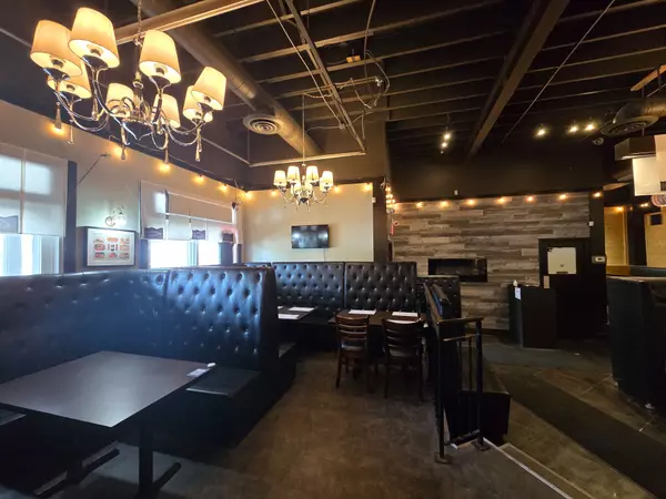 Aurora, ON L4G 1J4,155 Wellington ST E