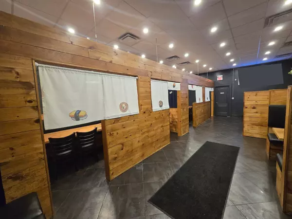 Aurora, ON L4G 1J4,155 Wellington ST E