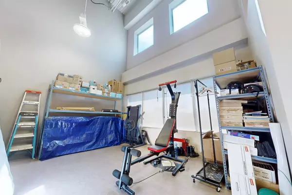 Aurora, ON L4G 0H8,125 Don Hillock DR #Unit 7