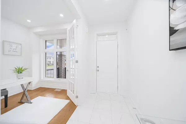 Georgina, ON L0E 1R0,79 BIG CANOE DR