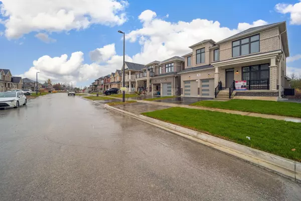 Georgina, ON L0E 1R0,79 BIG CANOE DR