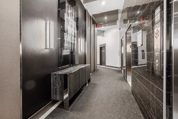 Richmond Hill, ON L4C 1V4,9471 Yonge ST #301