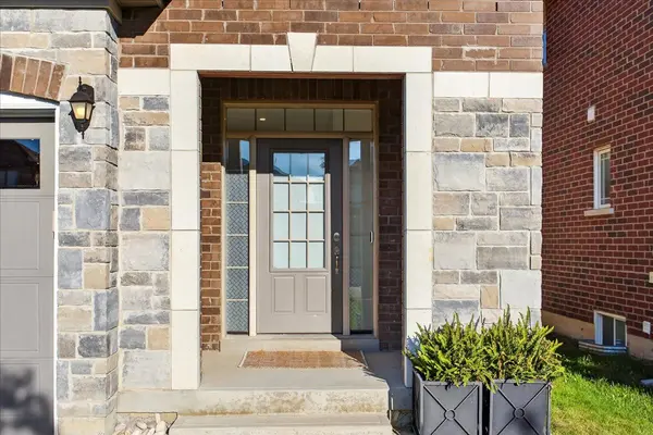 Newmarket, ON L3X 2N1,431 Rita's AVE