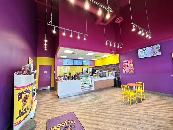 Newmarket, ON L3X 2N8,16640 Yonge ST #7A