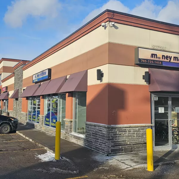 Barrie, ON L4N 4K8,110 Little AVE #1