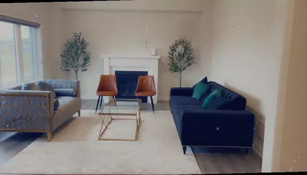 Clearview, ON L0M 1S0,239 WARDEN ST