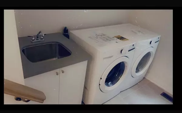 Clearview, ON L0M 1S0,239 WARDEN ST