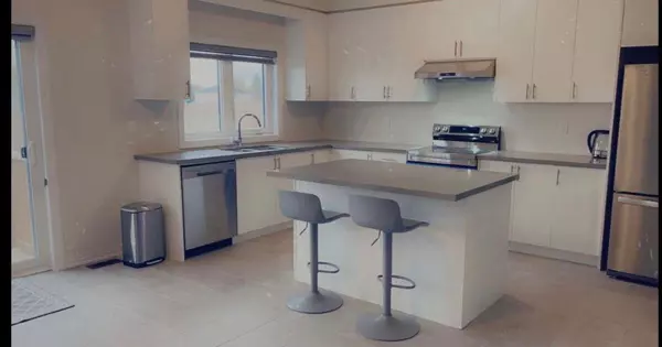 Clearview, ON L0M 1S0,239 WARDEN ST