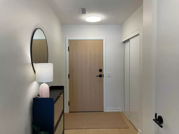 Collingwood, ON L9Y 5T7,31 Huron ST #204