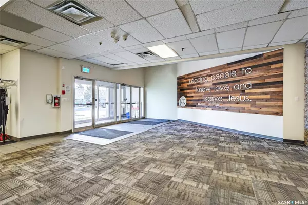 Moose Jaw, SK S6H 0W6,637 Main STREET N