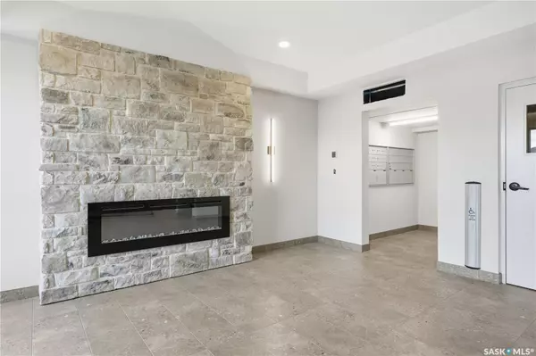 Saskatoon, SK S7V 1W6,101 Secord WAY #1304