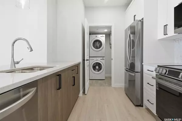 Saskatoon, SK S7V 1W6,101 Secord WAY #1304