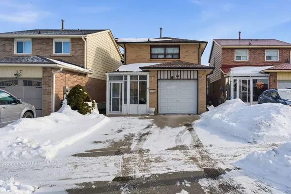 Toronto W10, ON M9V 4S9,15 Beulah ST