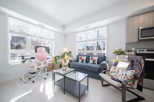 Mississauga, ON L4W 1L1,4015 Hickory DR #2