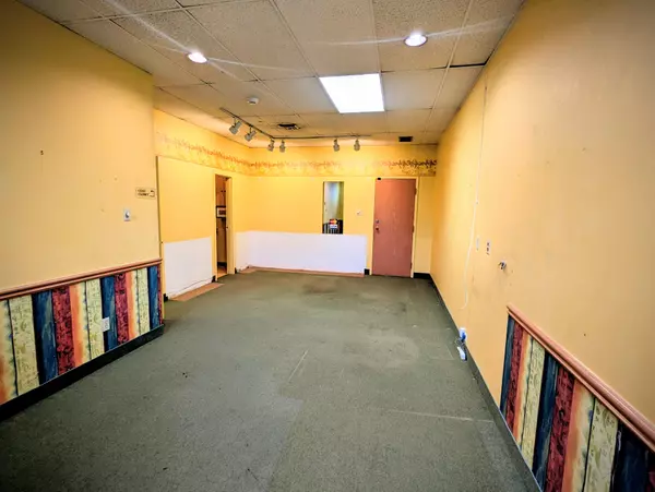 Toronto W07, ON M8X 1E2,3269 Bloor ST W #B